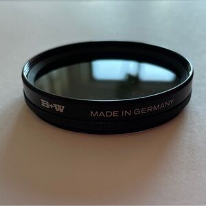 B+W 55mm MCR Polarized Basic Circular Filter for Black & White